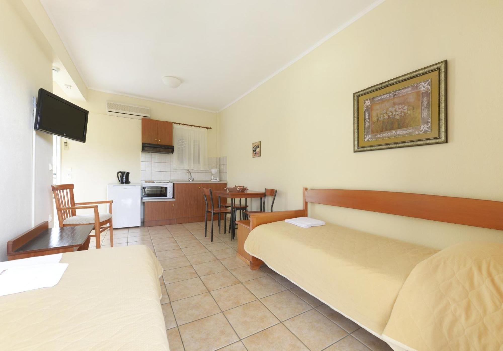Aparthotel Amalia PalaiónTsiflíkion Zimmer foto