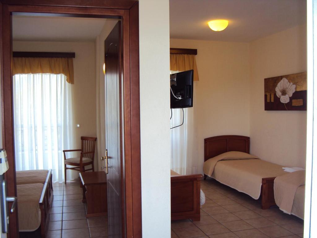 Aparthotel Amalia PalaiónTsiflíkion Zimmer foto